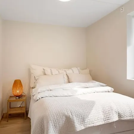 New And Urban Apartment, Centrally Located Close To Nature Apartment *